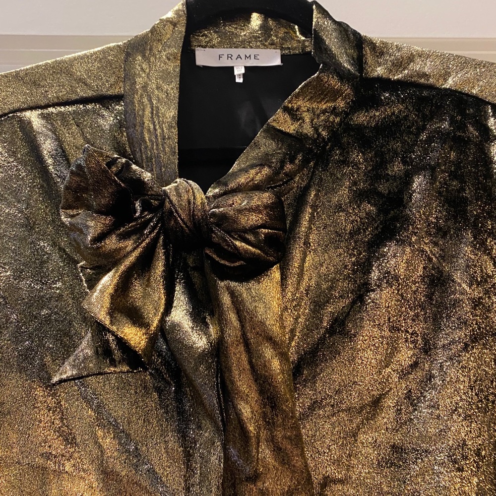Frame Gold Metallic Top - Picture 9 of 11